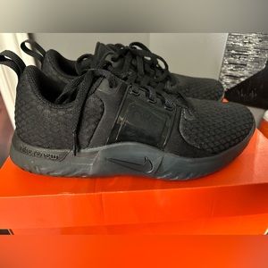 Women’s Nike size 6